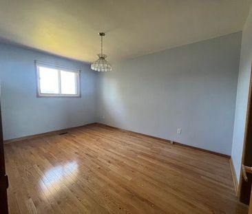 For Lease - 61 Marilake Drive, Toronto, Ontario - Photo 3