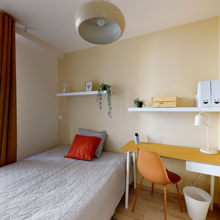 Desire Claude G Roommate 4 Bedrooms at Saint Etienne - Photo 1