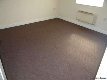 2 bedroom property to rent in Ashton Under Lyne - Photo 3