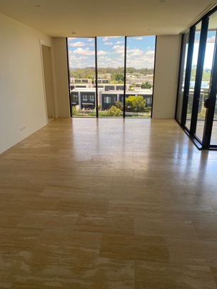 Spectacular Apartment in Gated Estate ! - Photo 1