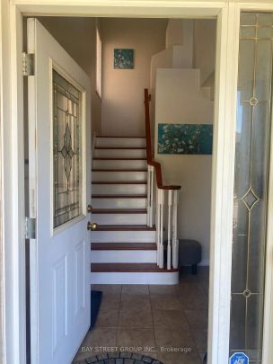 Detached Home For Lease | W9051238 - Photo 1