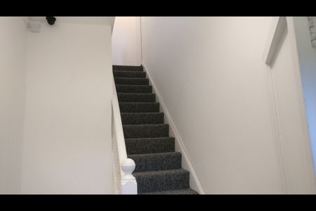 Studio Flat, Stanley Road, L20 - Photo 3