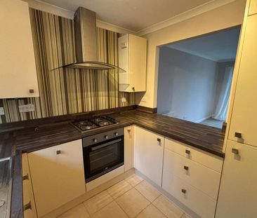 2 bedroom semi-detached bungalow to rent - Photo 2