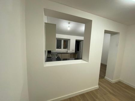 5 bedroom terraced house to rent - Photo 4