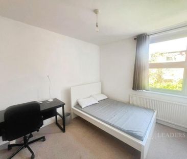 3 bedroom house to rent Southport Terrace, Nottingham, Nottinghamshire, NG7 - Photo 3