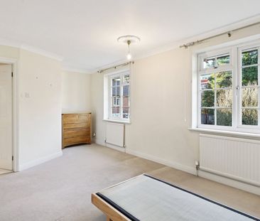 St. Georges Road, Weybridge, Surrey, KT13 - Photo 4