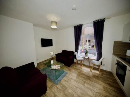 1 bedroom flat to rent - Photo 2