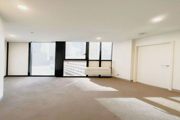 Inviting Southbank Stunner - Photo 1