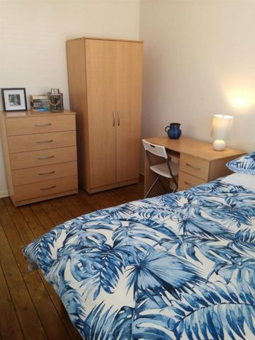3 bedroom semi-detached house to rent - Photo 3