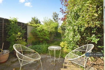 4 bedroom terraced house to rent - Photo 5