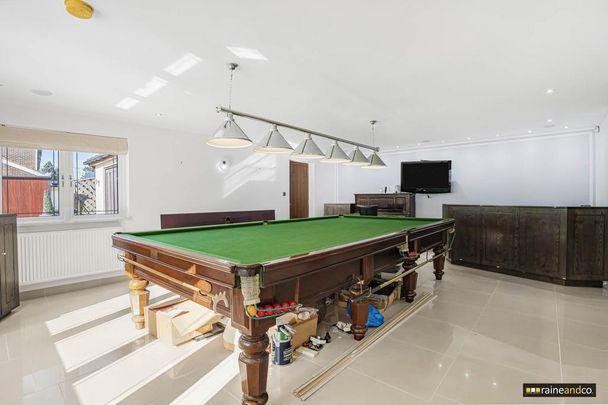 6 bedroom retirement property to rent - Photo 1