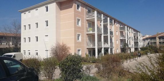 Location Appartement 3 pièces 54m² BAGNOLS SUR CEZE 30200 - Photo 2