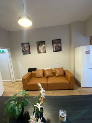 3 Bed Terraced House, Hartley Road, NG7 - Photo 1