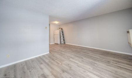 For Lease - 1200 COURTLAND Avenue Unit# 15, Kitchener, Ontario - Photo 2