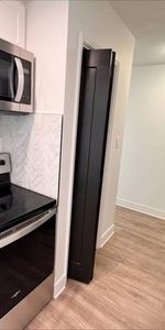 Pet Friendly 2BR/1BA in Burnaby. Spacious, Near SFU, Skytrain, Mall - Photo 4