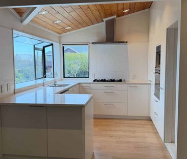 Spacious Family Home - Photo 3