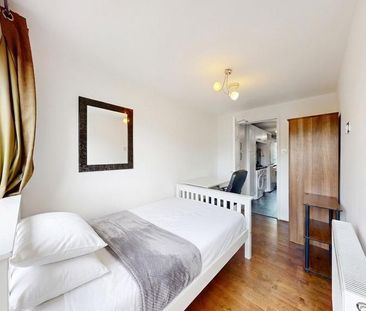 5 bedroom flat to rent - Photo 2