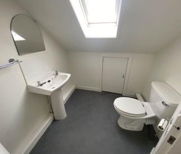 2 bedroom maisonette to rent - Photo 4