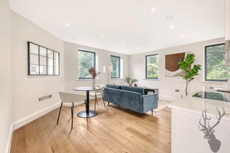 2 Bedroom Apartment - Photo 3