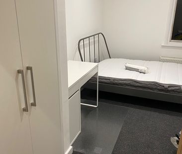 8 Bed Terraced House, Daneshill Road, LE3 - Photo 1