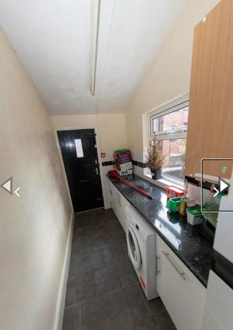 5 Bed - 32 Delph Mount, Hyde Park, Leeds - LS6 2HS - Student - Photo 4