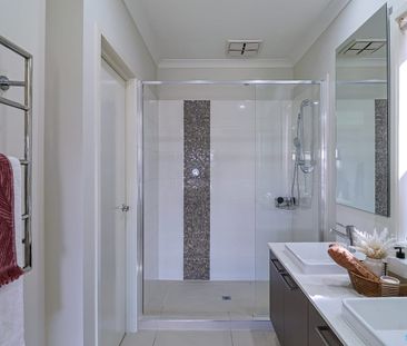 10 Tussock Road, Craigieburn, Vic 3064 - Photo 2