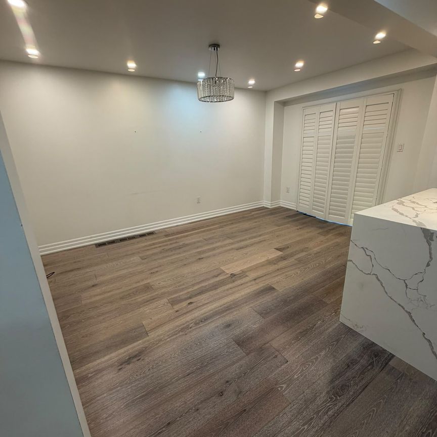 For Lease - 4679 Thomas Alton Boulevard, Burlington, Ontario - Photo 1