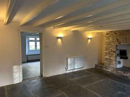 Detached Farmhouse set in a peaceful rural location to let on an initial term of 12 months. - Photo 2