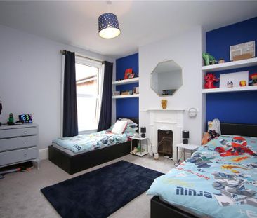 4 bedroom semi-detached house to rent - Photo 6