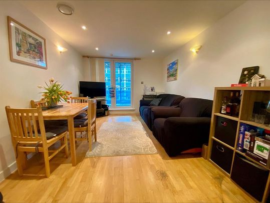 2 bedroom apartment to rent - Photo 1