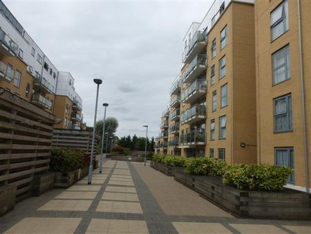 2 bedroom flat to rent - Photo 5