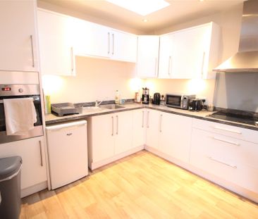 The Old Coach House, Rawstorn Road, Colchester - Photo 4