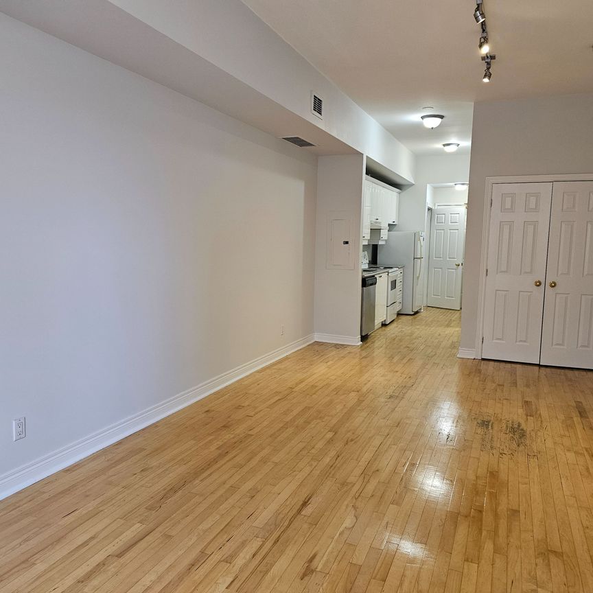 For Lease - 524 Yonge Street Unit# 204, Toronto, Ontario - Photo 1