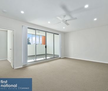 Convenient Windsor Location - Photo 5
