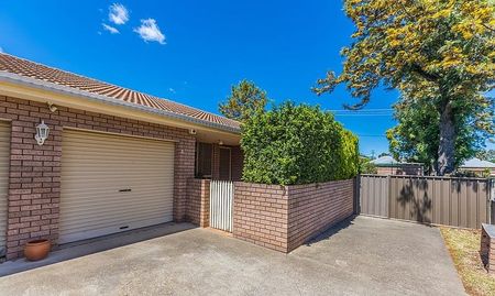 2/6 Phillip Street, TAMWORTH NSW 2340 - Photo 4