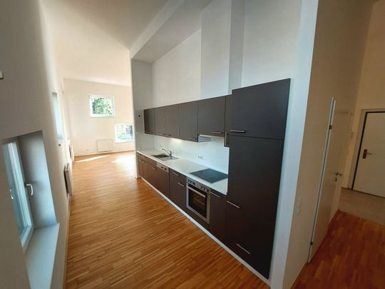 DACHGESCHOSS Mietwohnung ca. 94m2 großzügige Loggia im Herzen von Wr. Neustadt - Photo 1