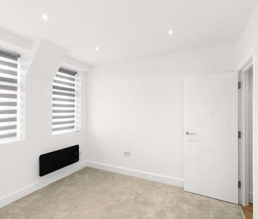 London Road, Sittingbourne, Kent, ME10 - Photo 3