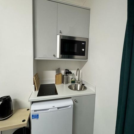 Studio to rent - Photo 3