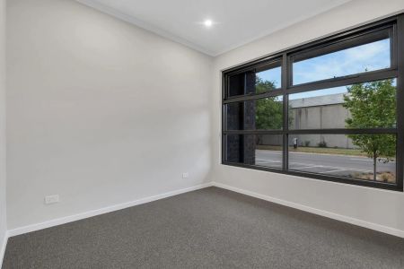 Welcome to 7B Nelson Place - A stunning contemporary residence that captures the relaxed elegance of Bayside living. Available 24/11/2025. - Photo 3