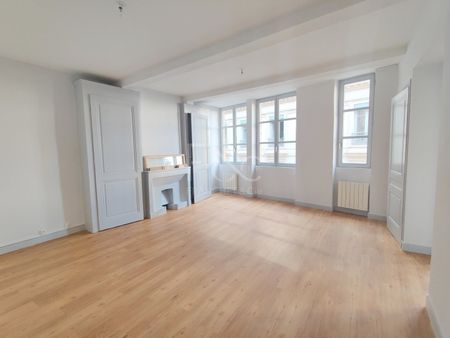 T2 bis de 79 m² - Rue Louis Paufique Lyon 2ème - Photo 4