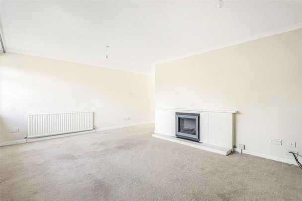 4 bedroom detached house to rent - Photo 1