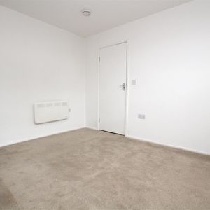 1 bedrooms Apartment for Sale - Photo 3