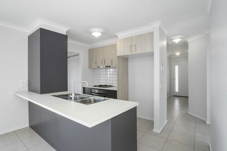 This modern home is waiting for you!! - Photo 4