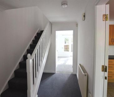 3 bedroom terraced house to rent - Photo 3