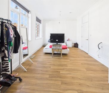 King Street, Middlesex - 4 bedrooms Property for lettings - Chasebu... - Photo 5