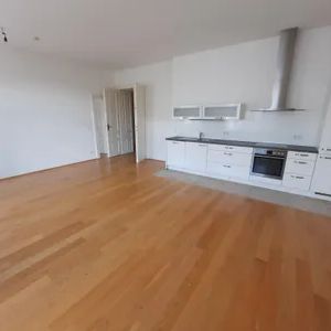 Schöne Wohnung im Stil Altbau - Photo 3