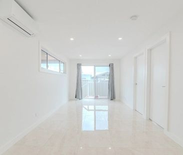 As new garden villa - walk to beach (Private access via lane way at... - Photo 3