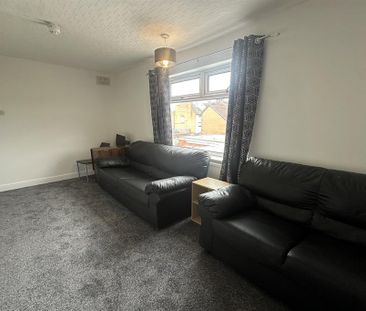 3 bedroom apartment to rent - Photo 2
