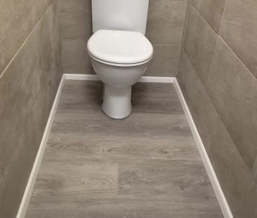 — Sanierte Zwei Zimmerwohnung mit neuer Küche zu vermieten! - Foto 4