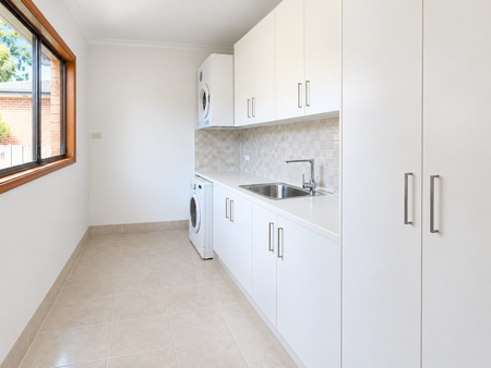 Spacious 4-Bedroom Family Home in a Convenient North Ryde Location - Photo 5